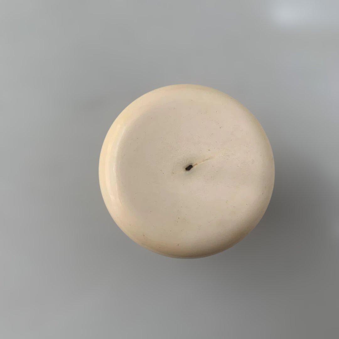 蓋付き保存容器　高さ7cm, 幅5.5cm