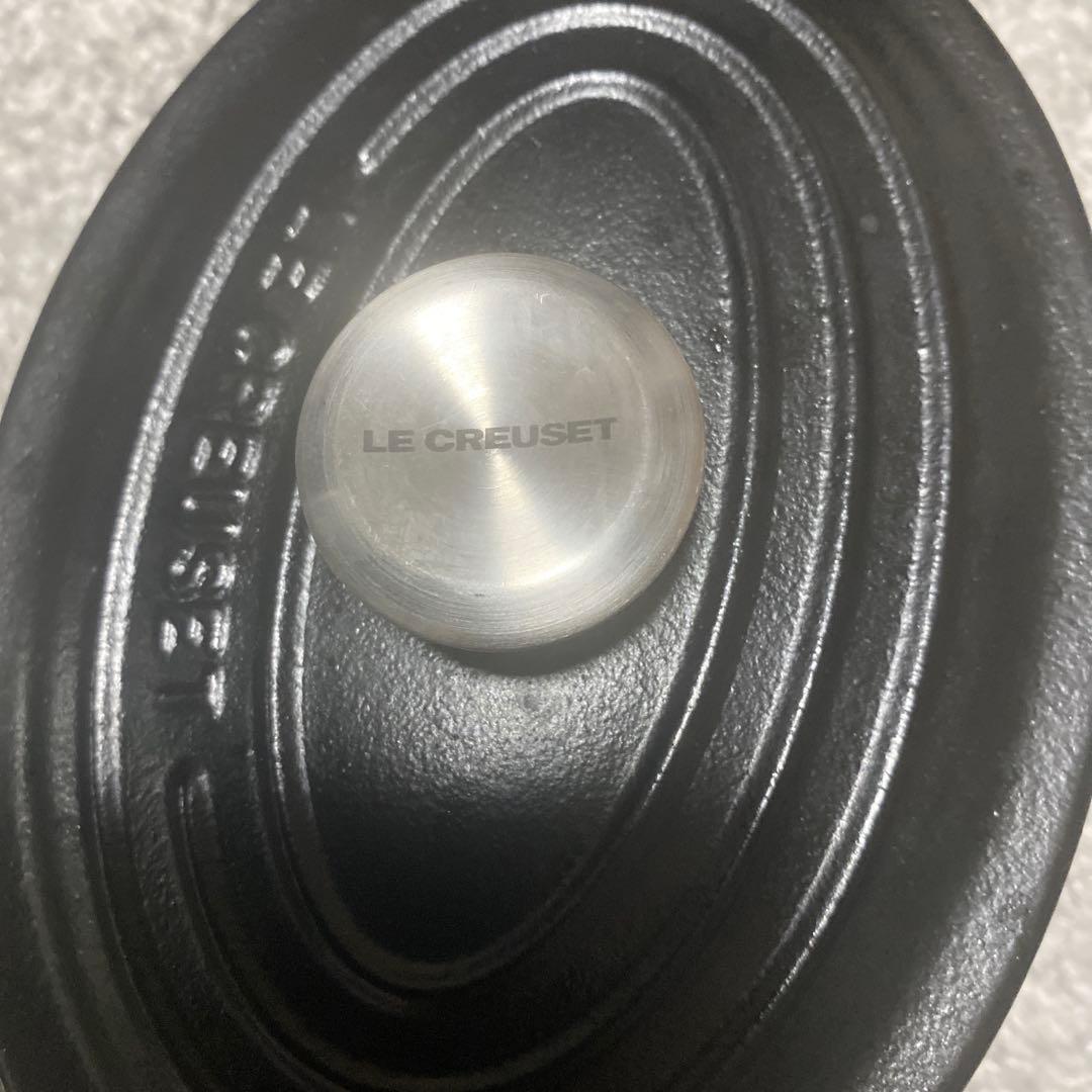 値下げしました。LE CREUSET シグニチャーココットオーバル17センチ