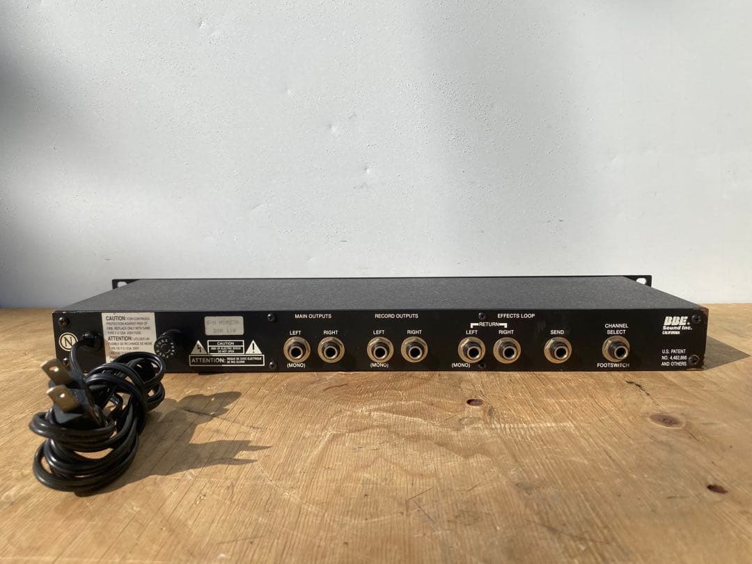 BBE 381 GUITAR PREAMP 中古品