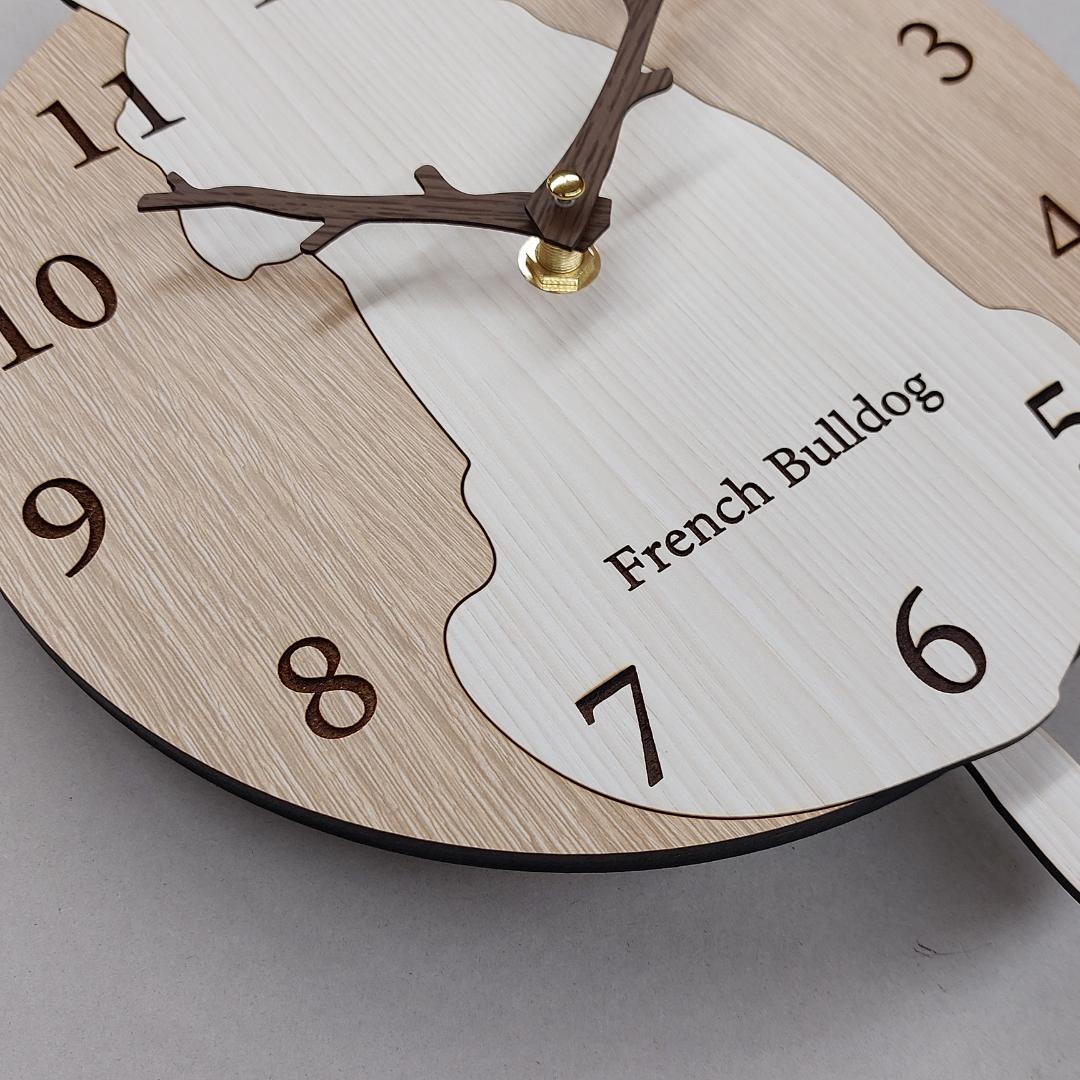 【期間限定値下げ】【静音タイプ】名入れ　しっぽ 振り子　フレブル　白　掛け時計