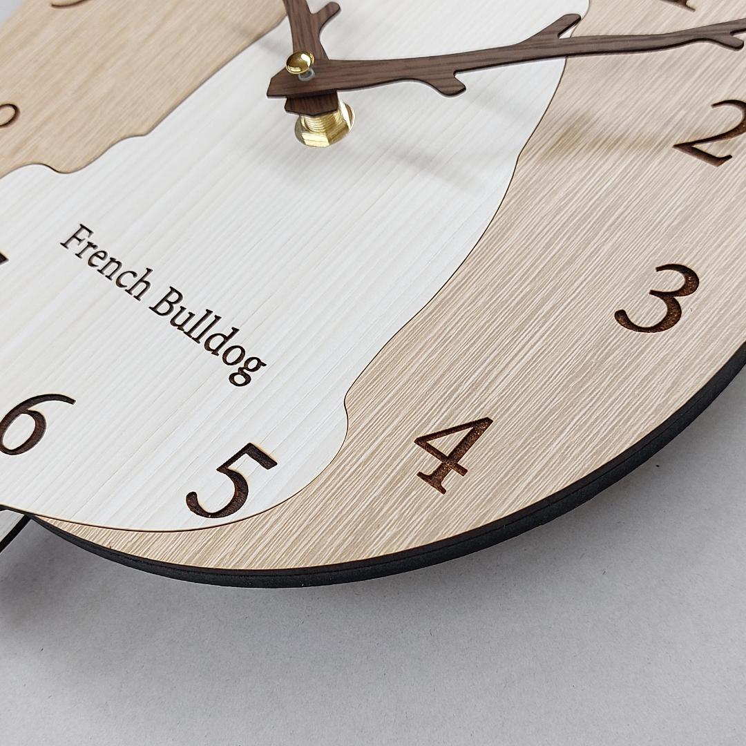 【期間限定値下げ】【静音タイプ】名入れ　しっぽ 振り子　フレブル　白　掛け時計