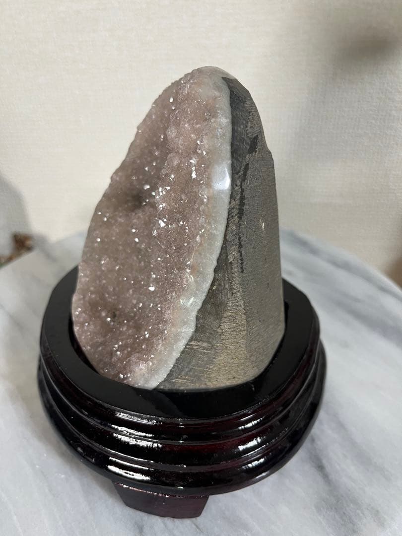 【天然石】④ピンクアメジストドーム 紫水晶　ジオード　原石　置物 木製台座付き