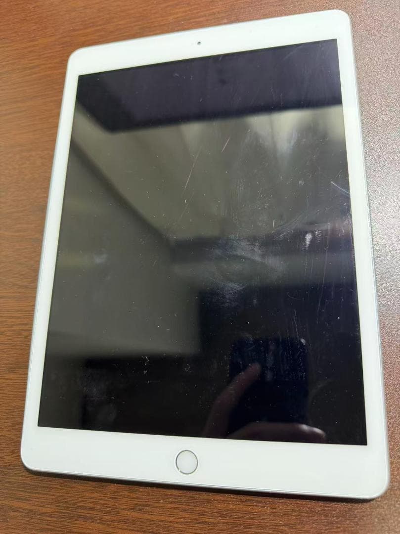 Apple iPad 本体　第7世代　128GB