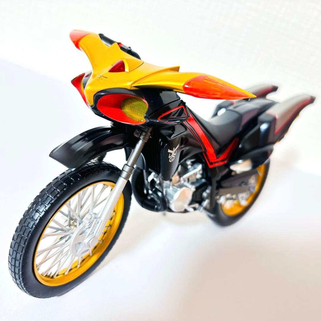 S.H.Figuarts ビートチェイサー2000