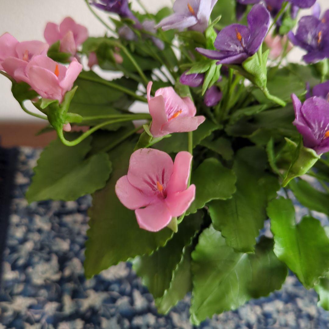 クレイフラワースミレの花束