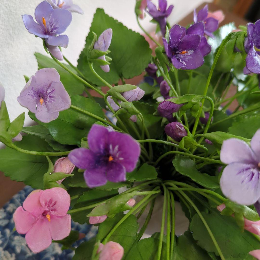 クレイフラワースミレの花束