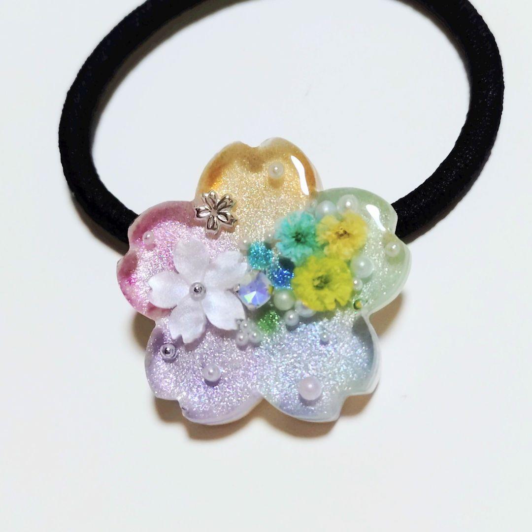 No.572　レジン ヘアゴム キーホルダー ピンバッジ 桜さくらカスミソウ