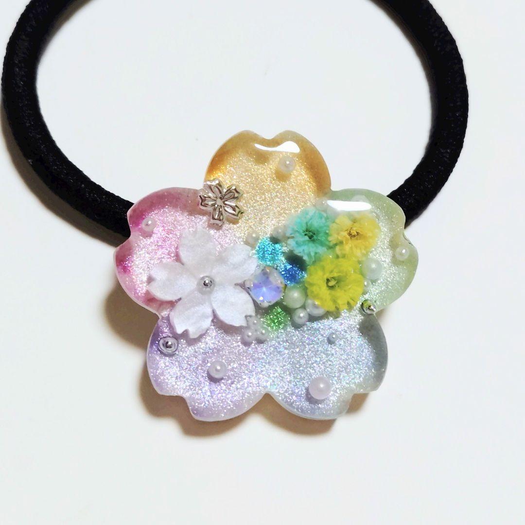No.572　レジン ヘアゴム キーホルダー ピンバッジ 桜さくらカスミソウ