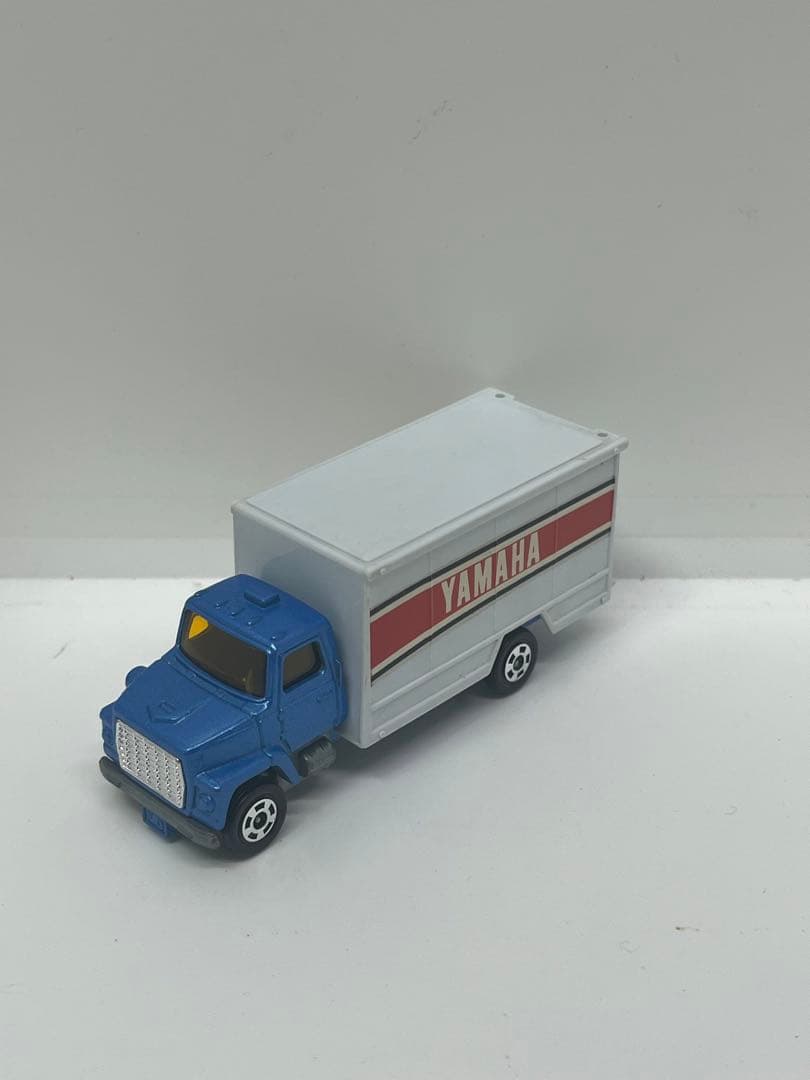 トミカ 青箱 激レア F64 フォード パネルバン 資料未掲載