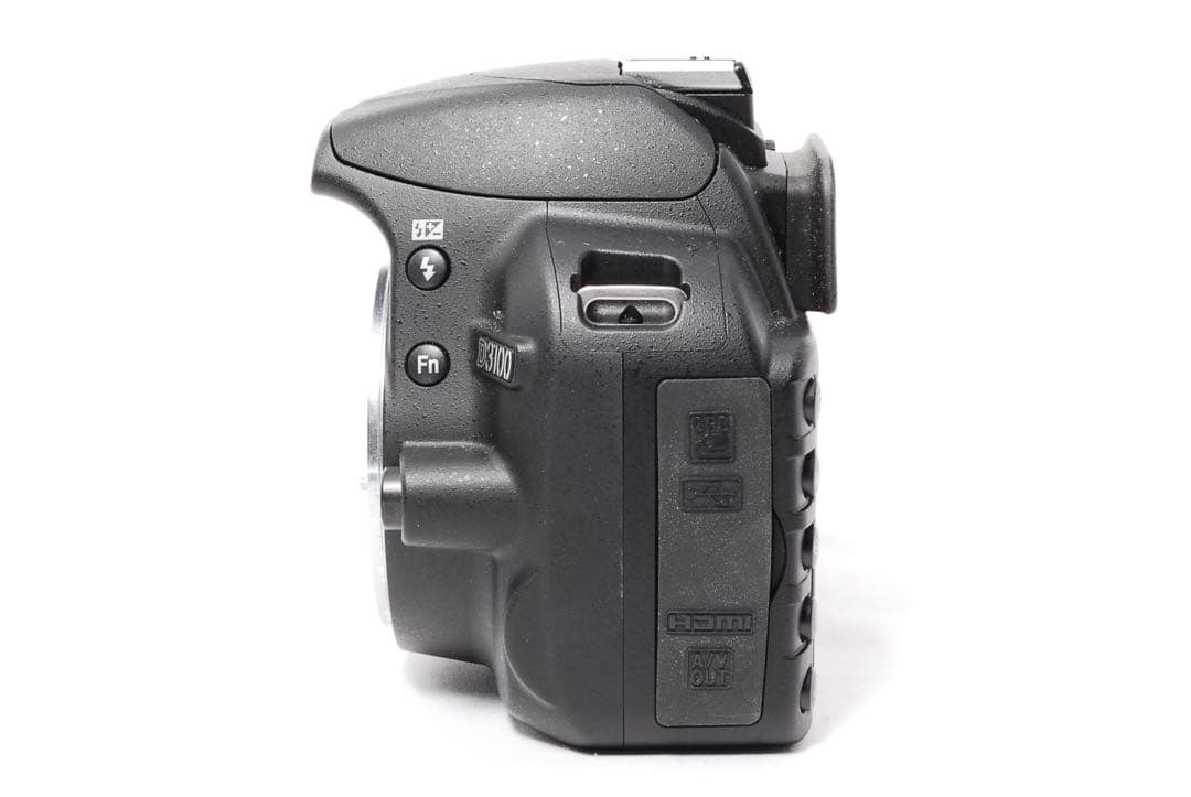 ◆Nikon D3100◆バッグ付き◆すぐ使える◆一眼レフカメラ◆ショット数僅か