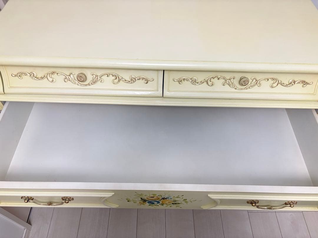 輸入家具　ロココ家具　ロココ調　彫り　レリーフ　アンティーク　ペイント