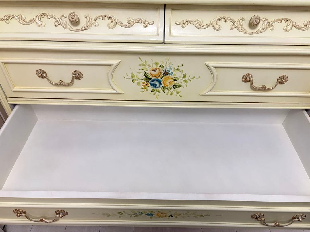 輸入家具　ロココ家具　ロココ調　彫り　レリーフ　アンティーク　ペイント