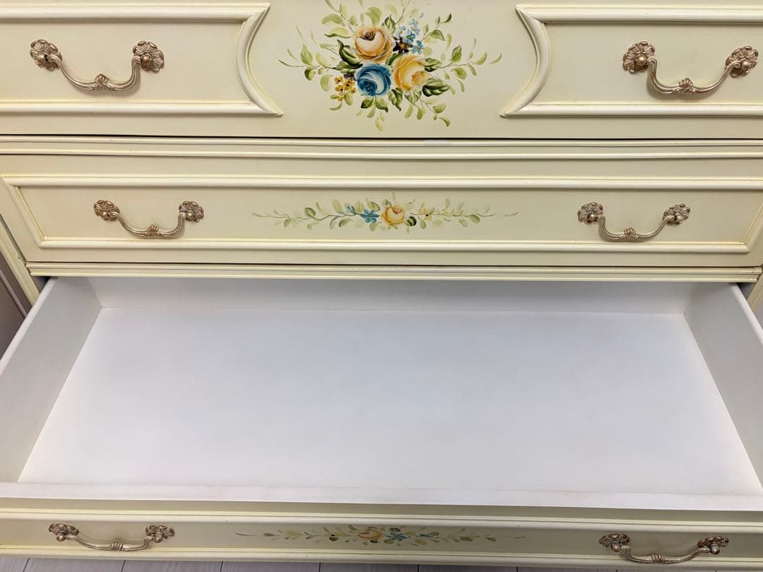 輸入家具　ロココ家具　ロココ調　彫り　レリーフ　アンティーク　ペイント