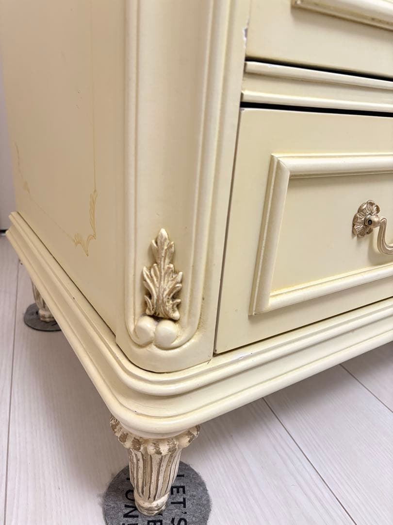 輸入家具　ロココ家具　ロココ調　彫り　レリーフ　アンティーク　ペイント