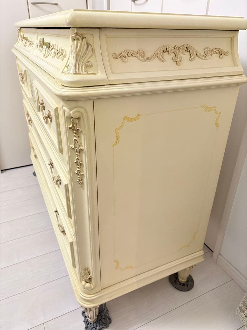 輸入家具　ロココ家具　ロココ調　彫り　レリーフ　アンティーク　ペイント