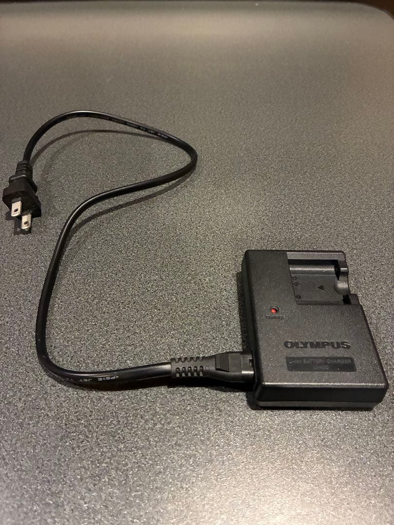 オリンパス μ1060 コンパクトデジタルカメラ(ホワイト)