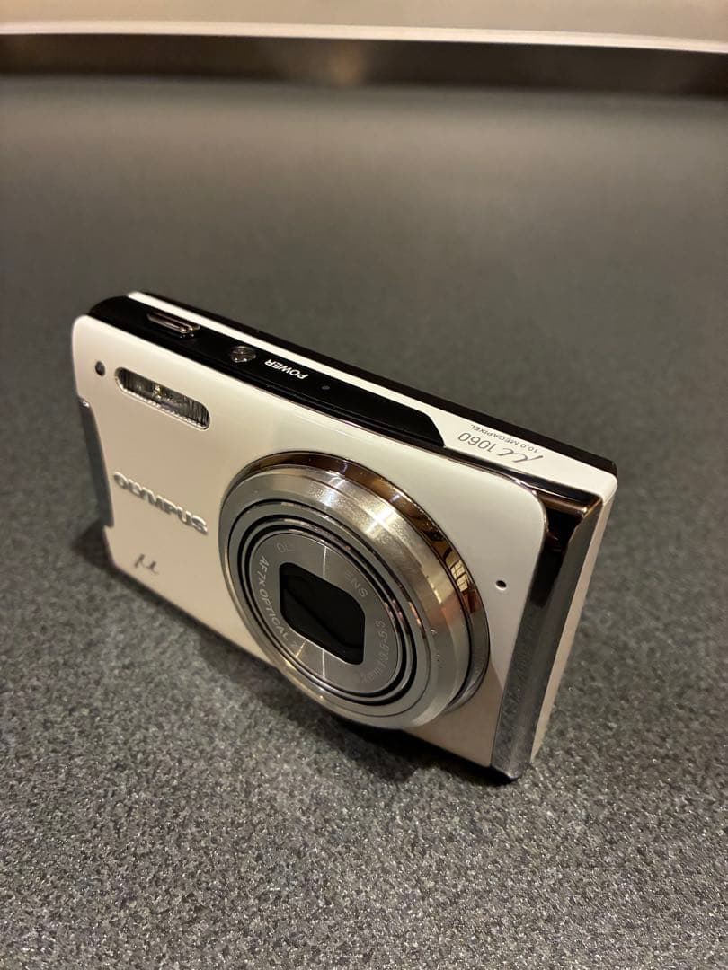オリンパス μ1060 コンパクトデジタルカメラ(ホワイト)