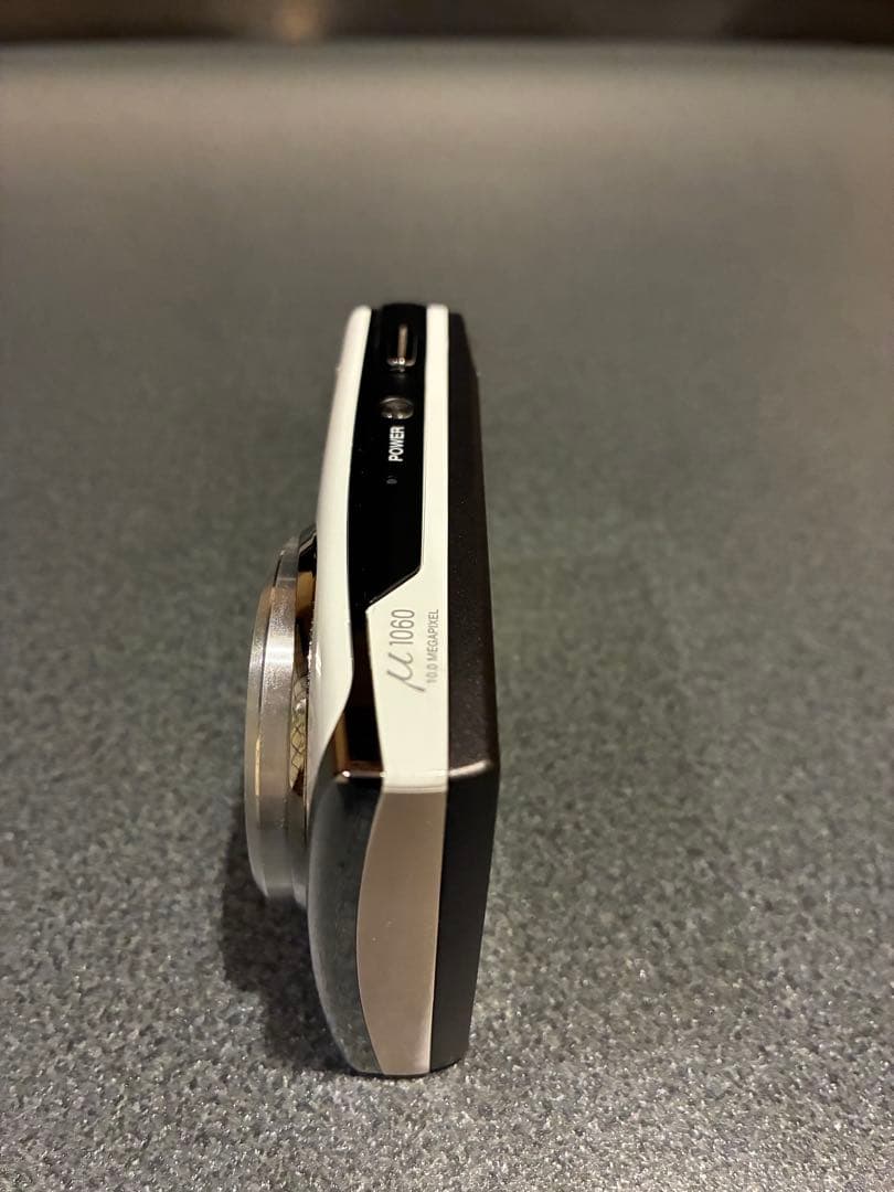 オリンパス μ1060 コンパクトデジタルカメラ(ホワイト)