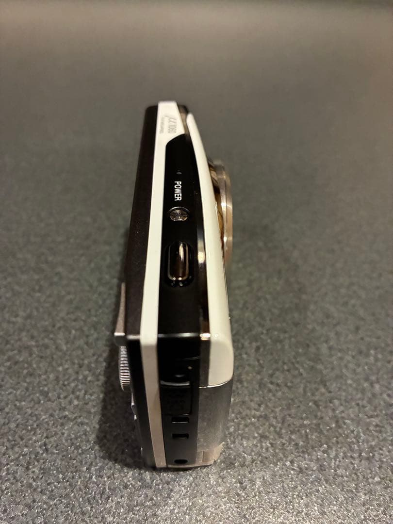 オリンパス μ1060 コンパクトデジタルカメラ(ホワイト)