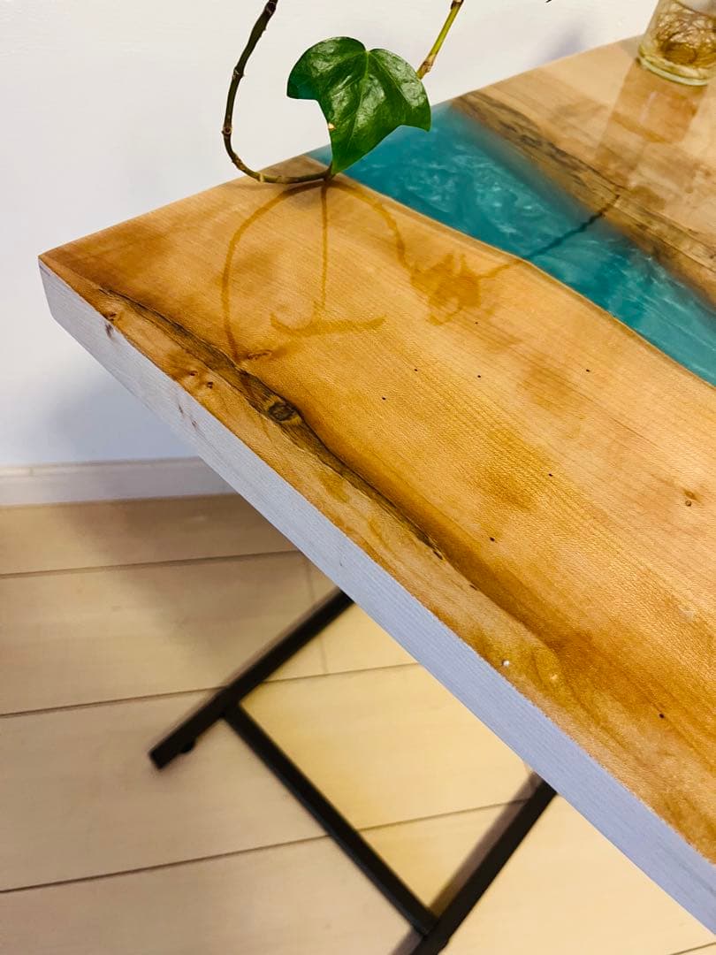 レジンテーブル　ソファテーブル　サイドテーブル　カエデ　メープルの木