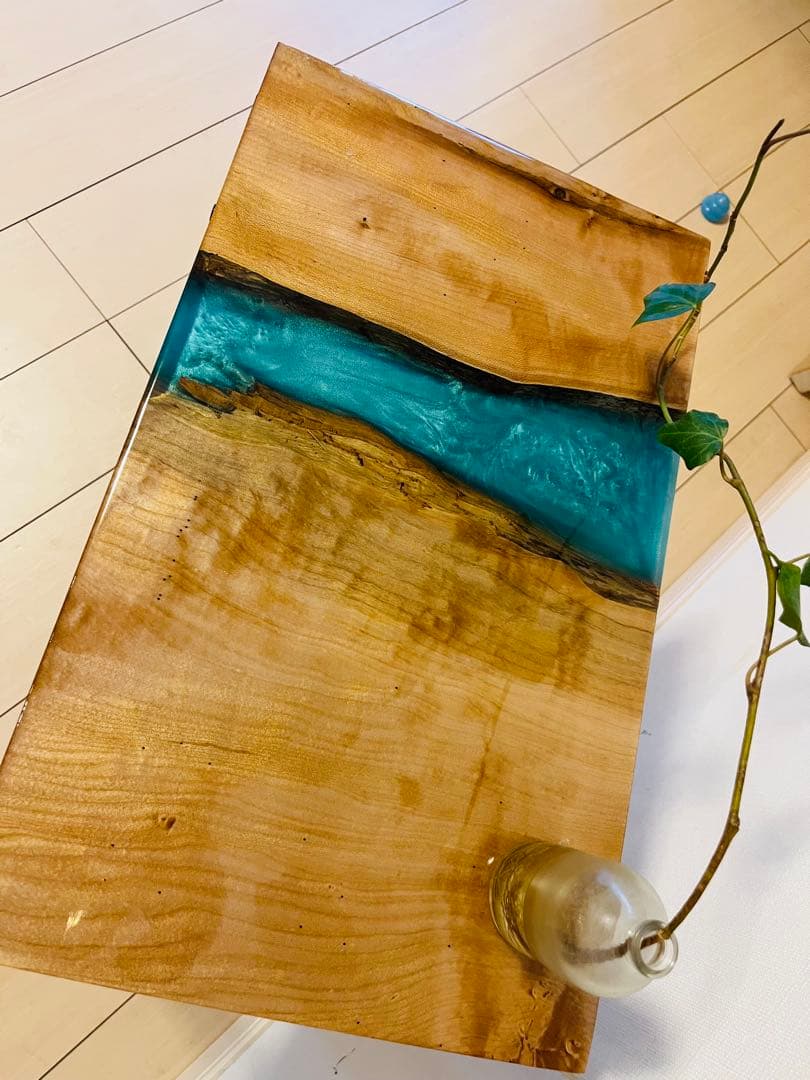 レジンテーブル　ソファテーブル　サイドテーブル　カエデ　メープルの木