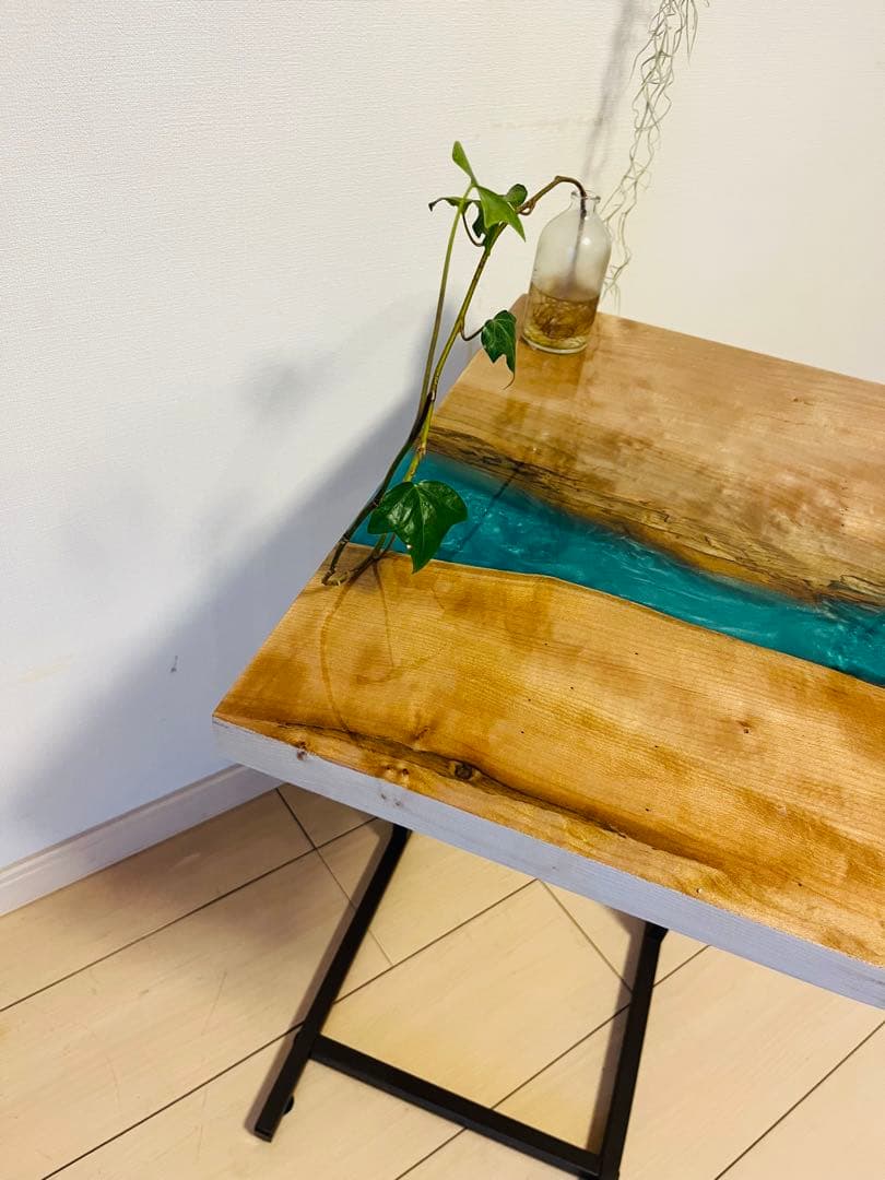 レジンテーブル　ソファテーブル　サイドテーブル　カエデ　メープルの木