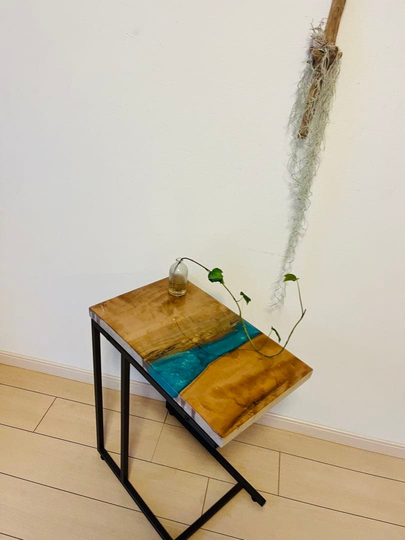 レジンテーブル　ソファテーブル　サイドテーブル　カエデ　メープルの木