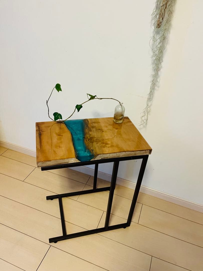 レジンテーブル　ソファテーブル　サイドテーブル　カエデ　メープルの木