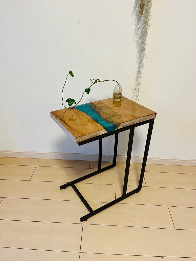 レジンテーブル　ソファテーブル　サイドテーブル　カエデ　メープルの木