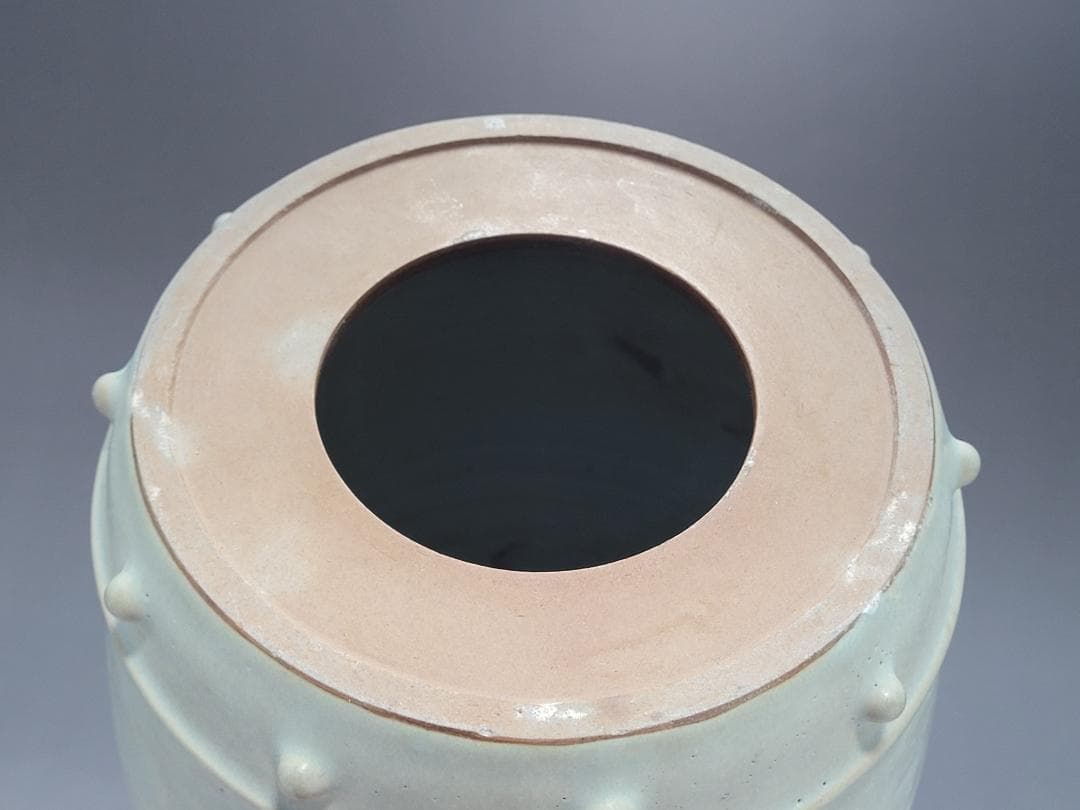 青釉 陽刻花紋 置物 時代唐物 高さ約21.7cm