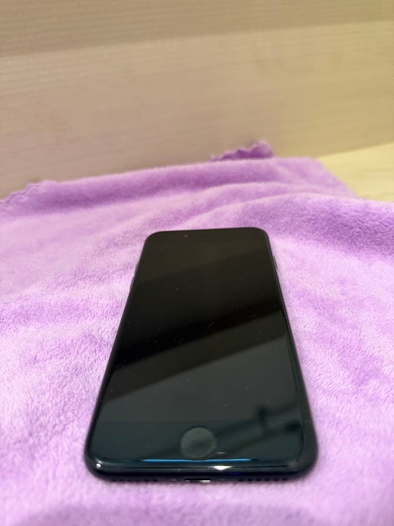 Apple iPhone 7 ブラック128GB