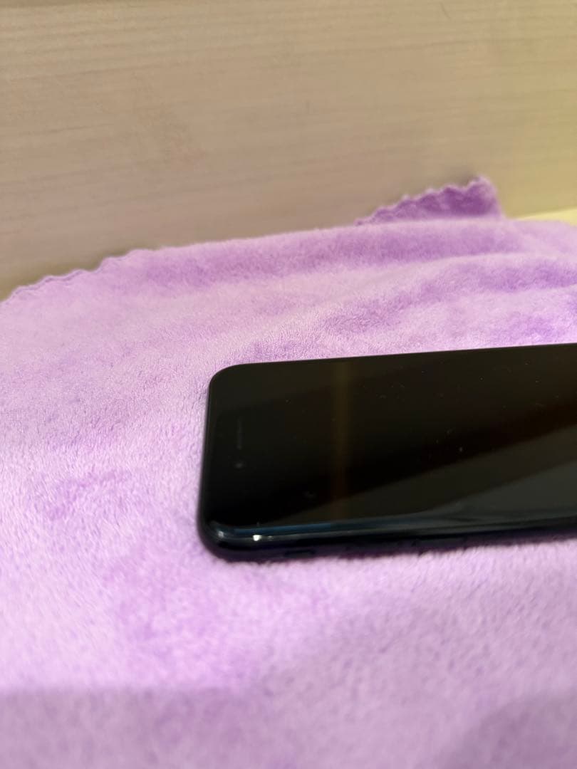 Apple iPhone 7 ブラック128GB