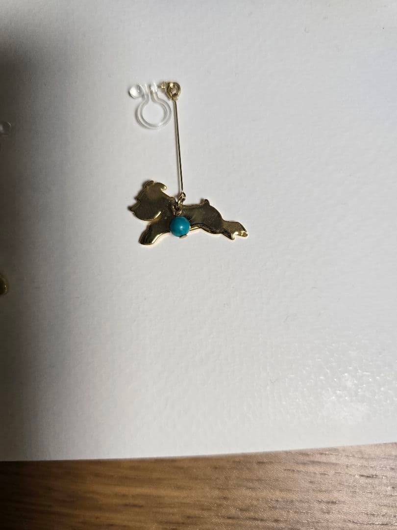 犬のシルエット(シュナウザー) イヤリング ゴールド