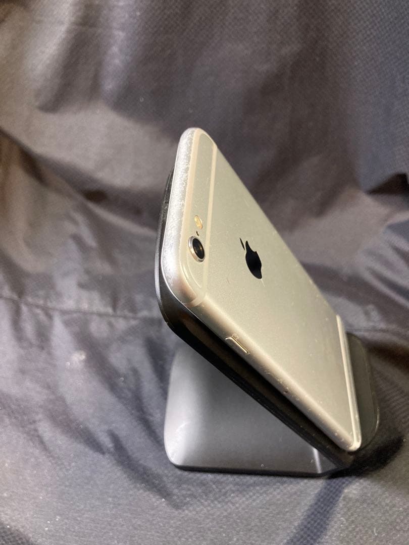 iPhone 6s シルバー 64GB バッテリー交換済み