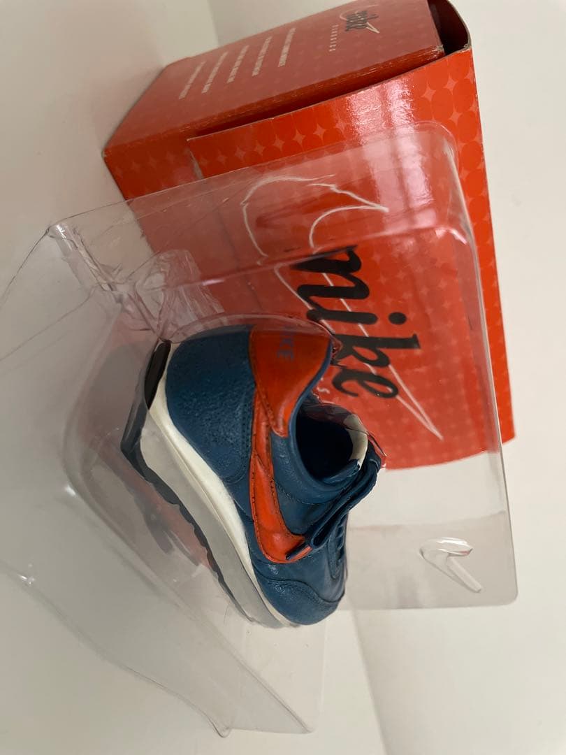 ナイキ NIKE classics bowen 世界限定3500個フィギア