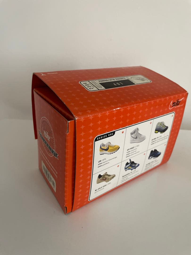 ナイキ NIKE classics bowen 世界限定3500個フィギア