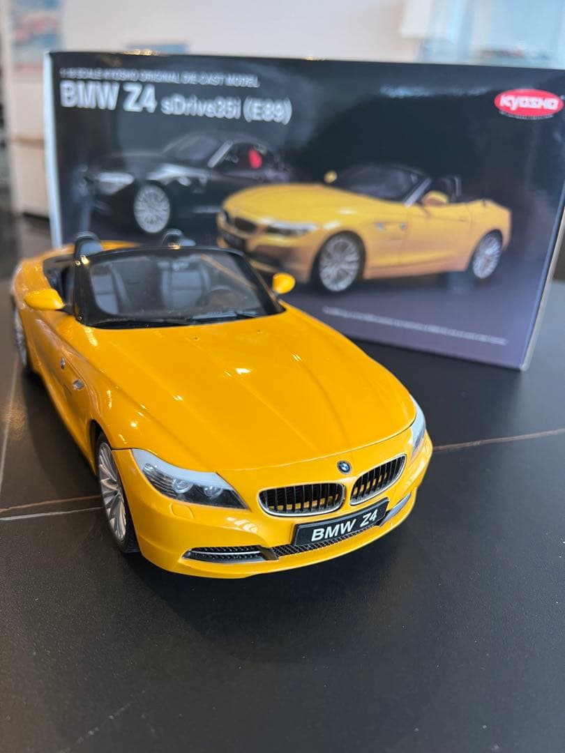 a*2様 京商　 Z4 sDrive35i (E89) ミニカー 1/18