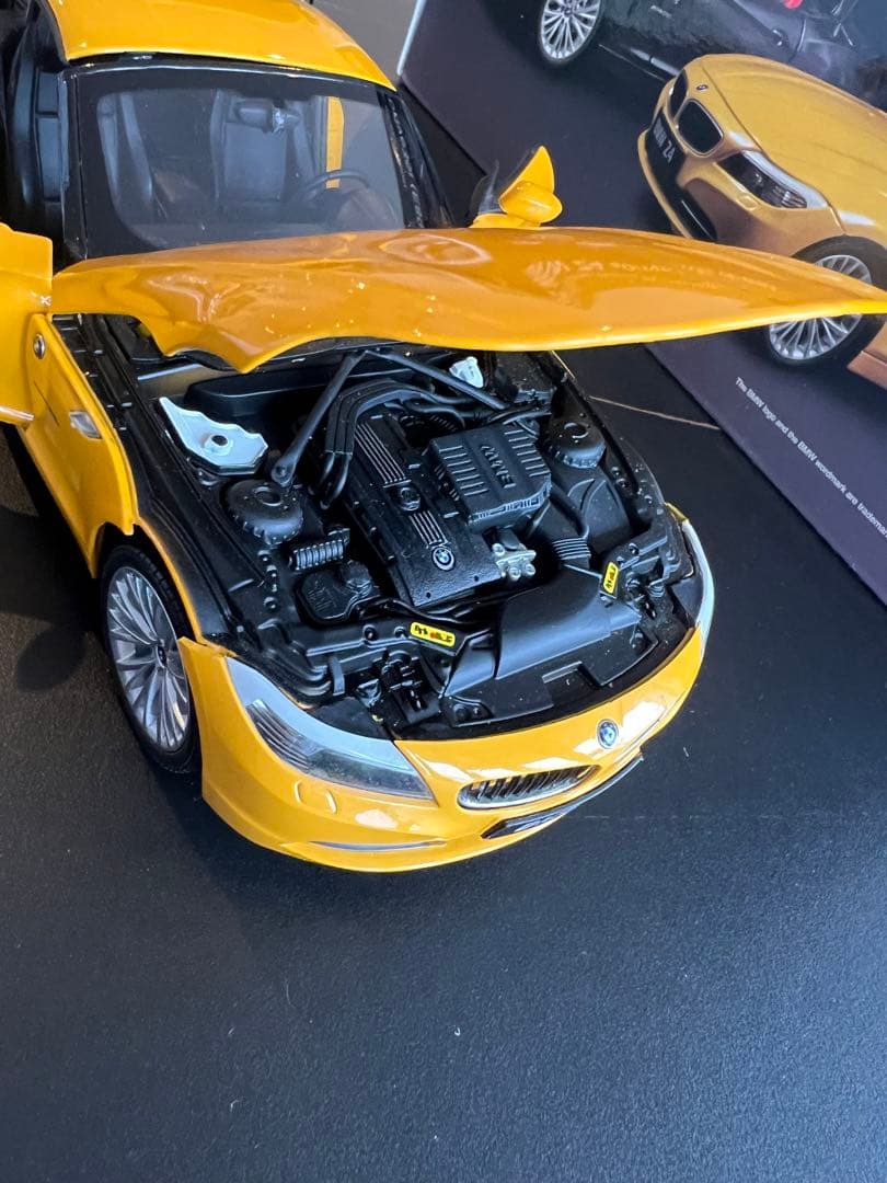 a*2様 京商　 Z4 sDrive35i (E89) ミニカー 1/18