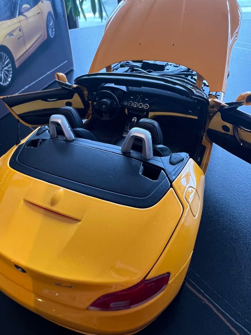 a*2様 京商　 Z4 sDrive35i (E89) ミニカー 1/18