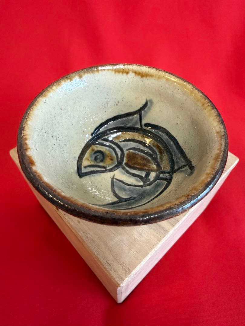 人間国宝 ★☆ 金城次郎 壺屋焼 ぐい呑 魚文 盃 酒器 共箱 陶芸家