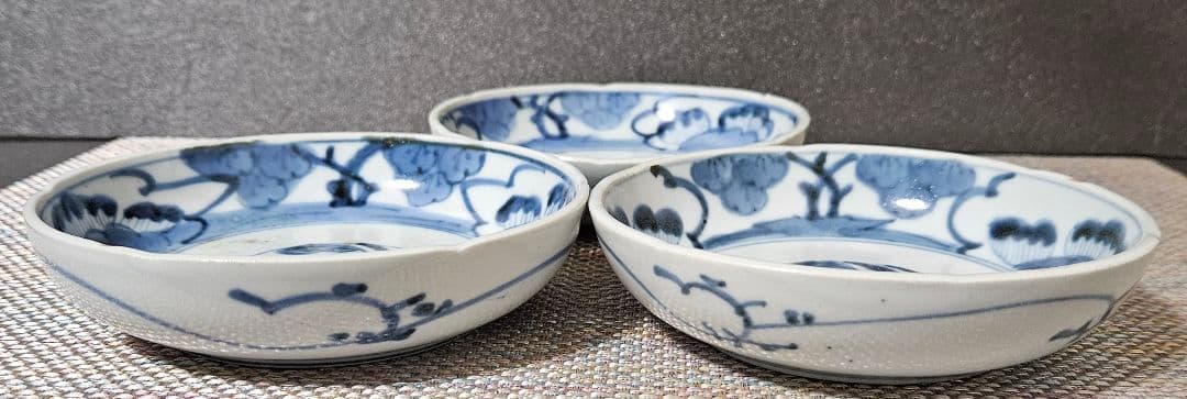 江戸時代中期～後期　古伊万里　染付　手描き　見込みに帆掛け舟の図　なます皿　3客