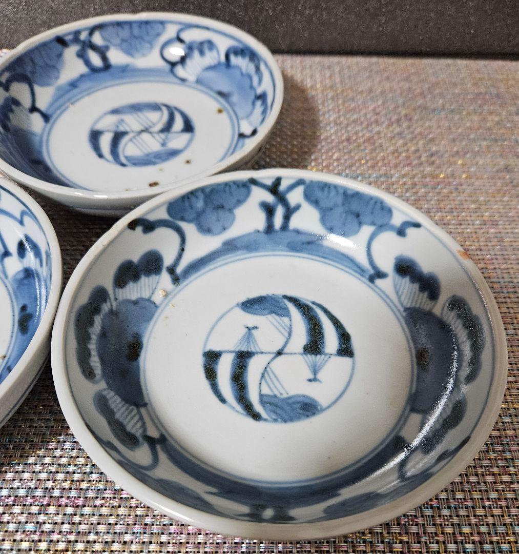 江戸時代中期～後期　古伊万里　染付　手描き　見込みに帆掛け舟の図　なます皿　3客
