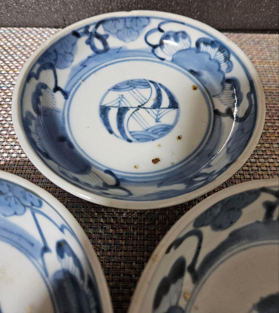 江戸時代中期～後期　古伊万里　染付　手描き　見込みに帆掛け舟の図　なます皿　3客