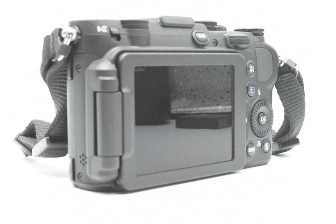 ◼️ほぼ新品◼️ニコン Nikon P7700 コンパクトデジタルカメラ