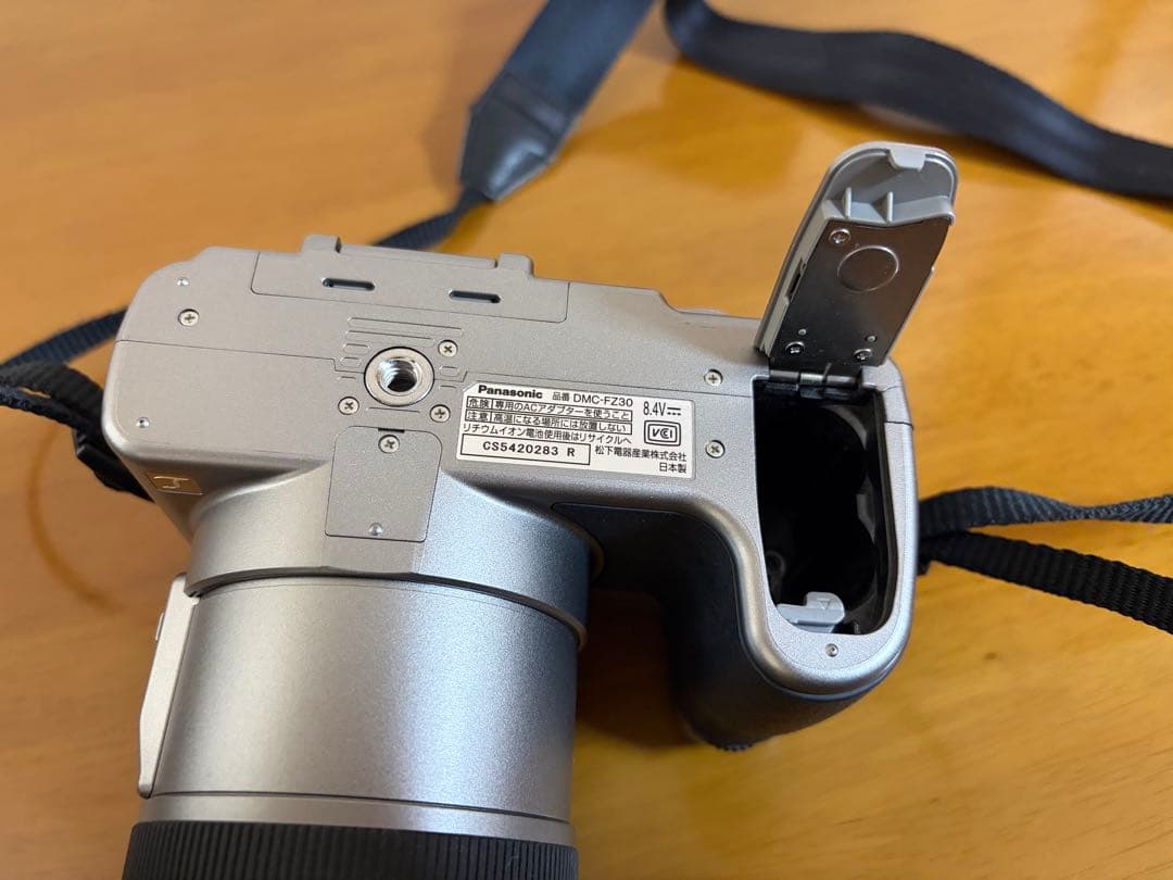 Panasonic　LUMIX　DMC-FZ30　デジタルカメラ