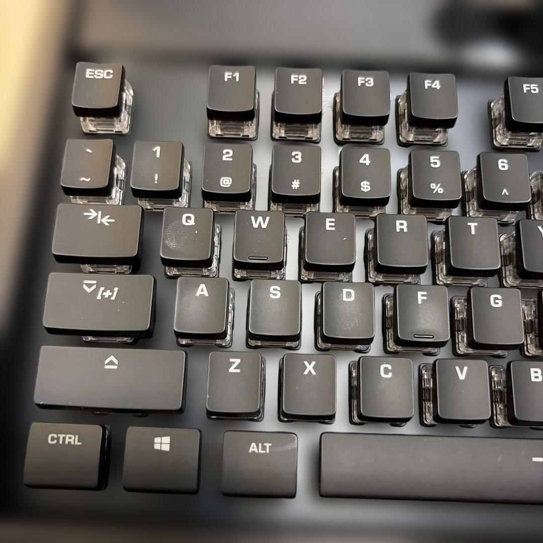 美品【箱付き】ROCCAT ゲーミングキーボード