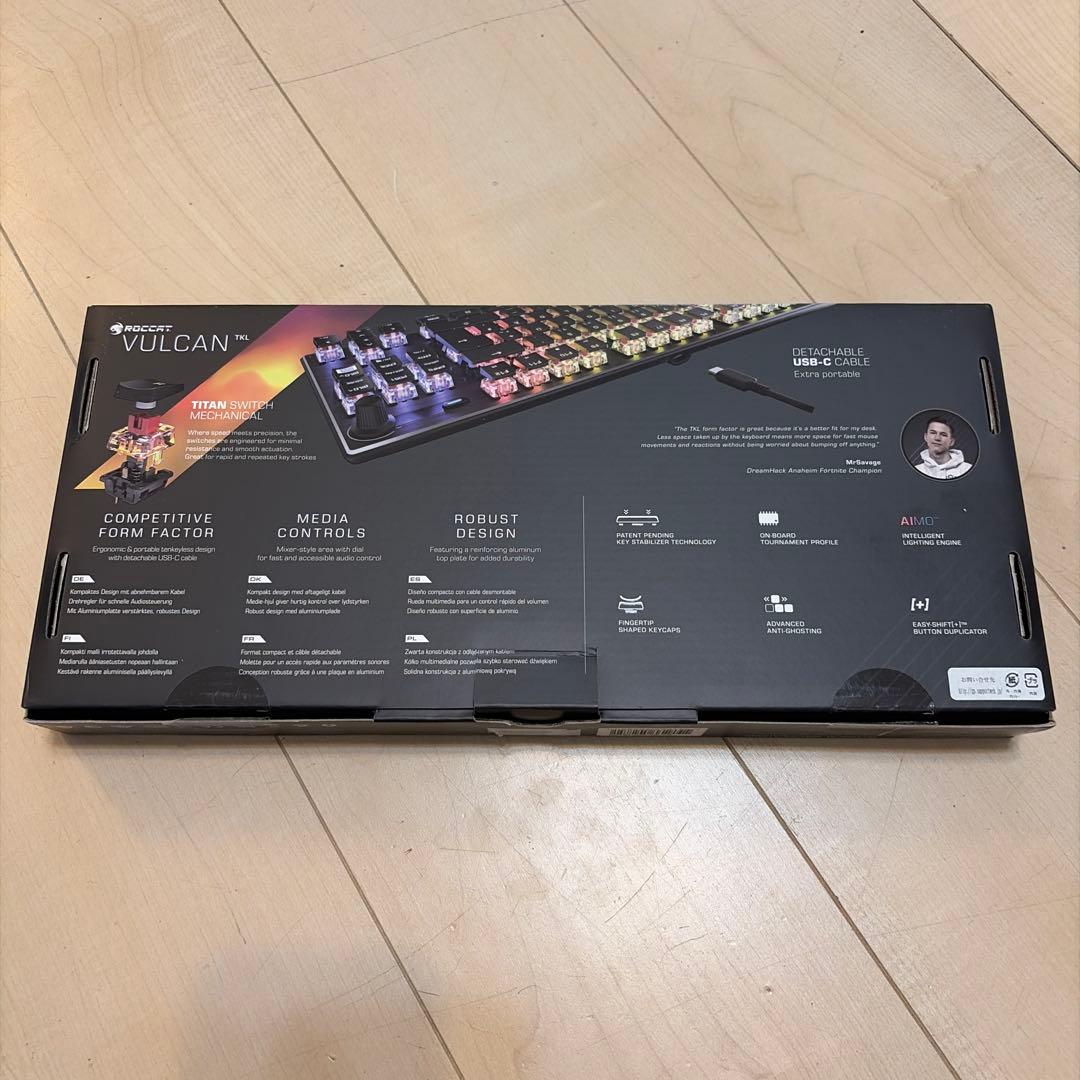 美品【箱付き】ROCCAT ゲーミングキーボード
