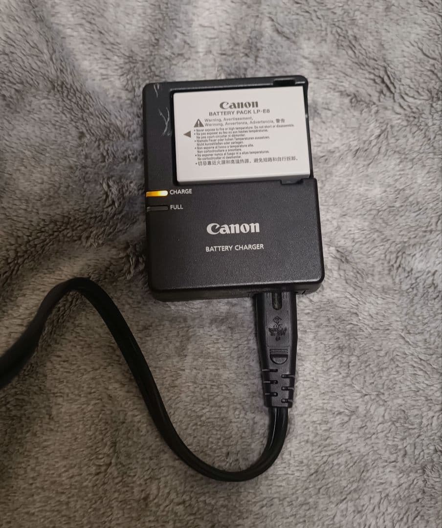 Canon EOS Rebel T3i 本体＋レンズ＋付属品 (動作品)