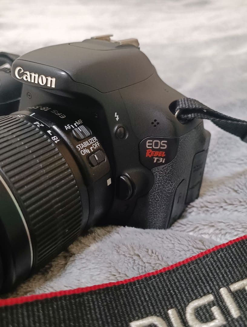 Canon EOS Rebel T3i 本体＋レンズ＋付属品 (動作品)