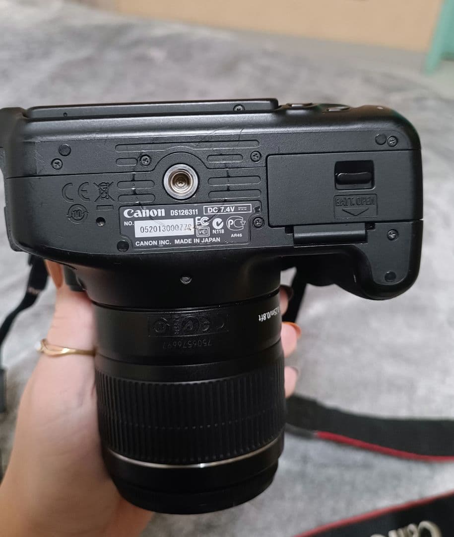 Canon EOS Rebel T3i 本体＋レンズ＋付属品 (動作品)